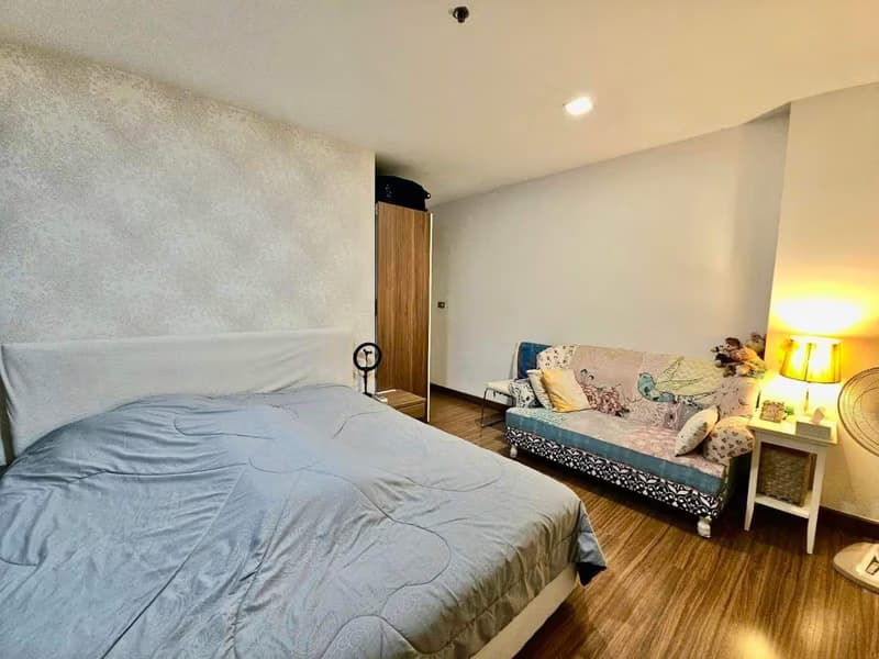 2 Bed Condo for Sale in Huai Khwang