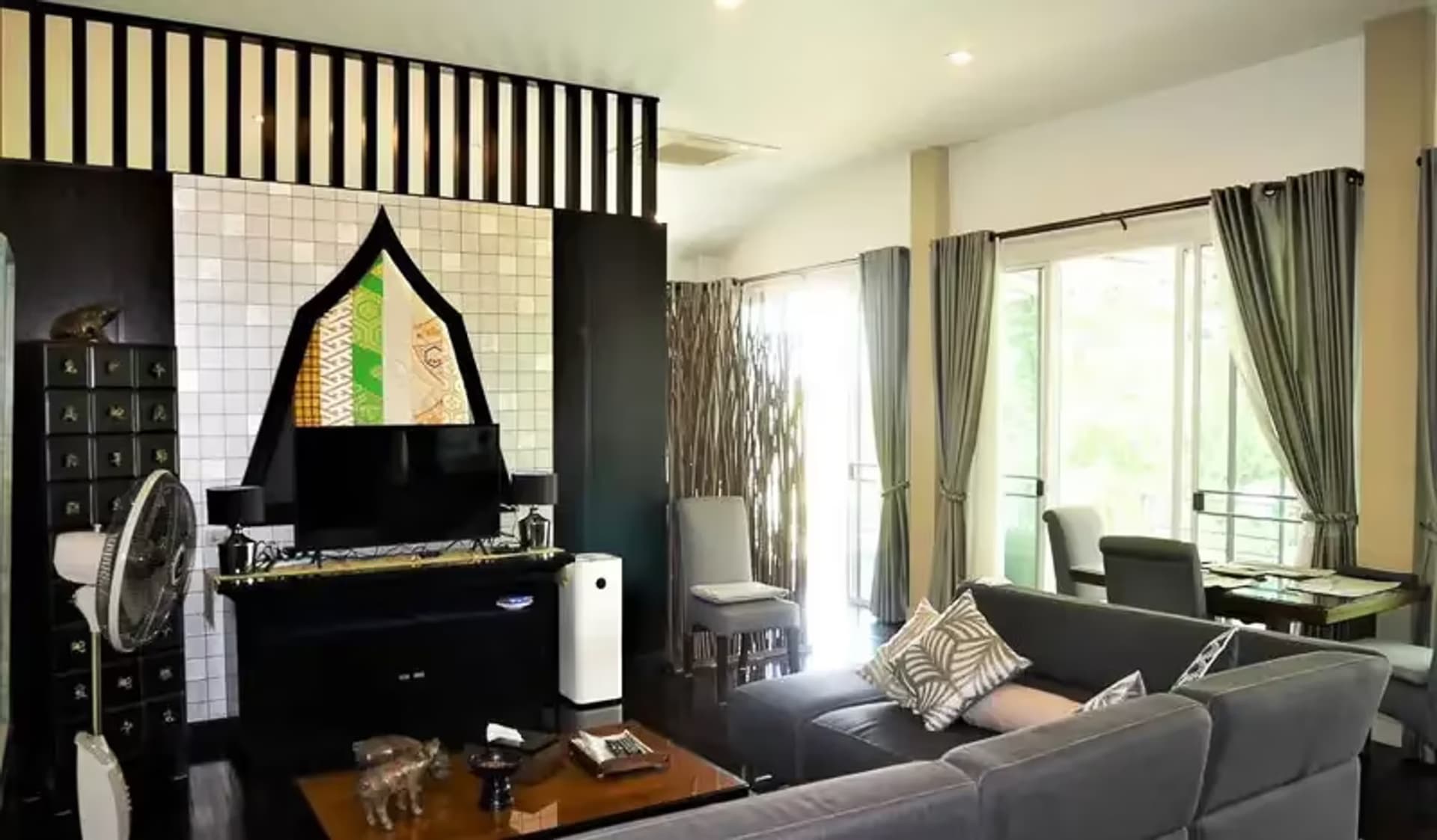 1 Bedroom Condo - Image 1