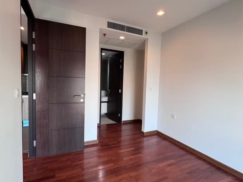 1 Bed Condo for Sale in Ratchathewi