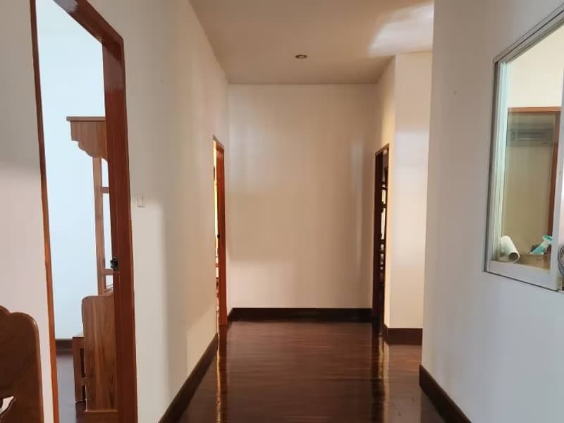 5 Bed House for Rent in Mueang Chiang Mai
