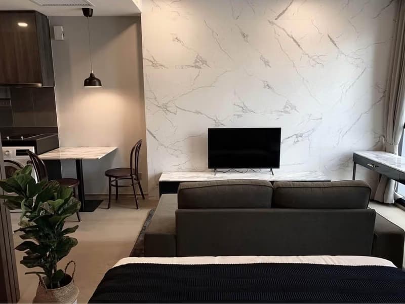 1 Bedroom Condo