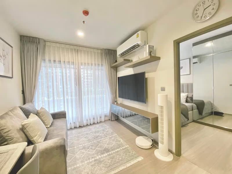 Condo for Rent at Life Asoke Hype