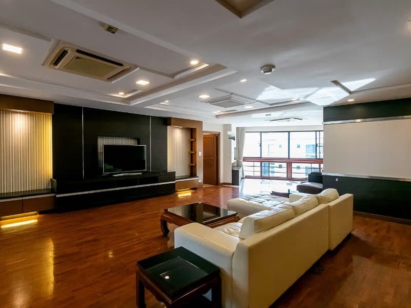 3 Bed Condo for Rent in Khlong Toei