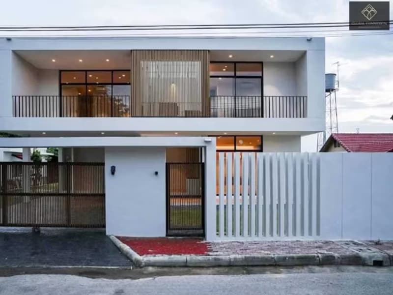 4 Bedroom House