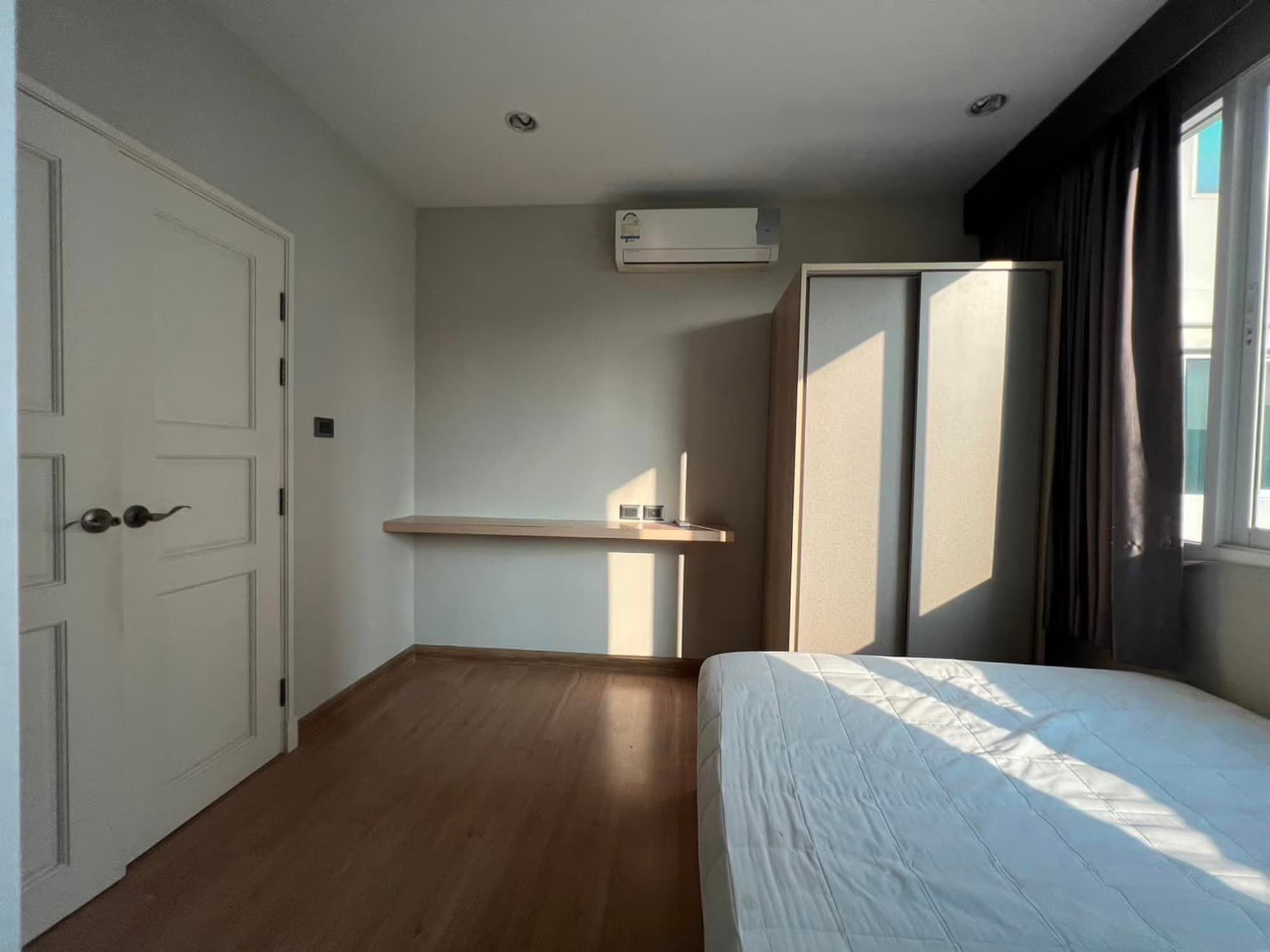 2 Bed Condo for Rent and Sale  Near Thailand Cultural Centre MRT - Image 7