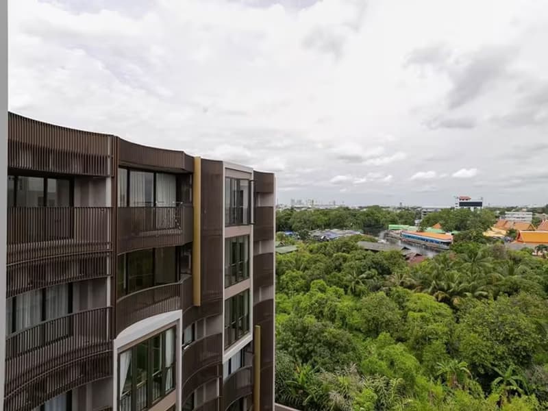 1 Bedroom Condo