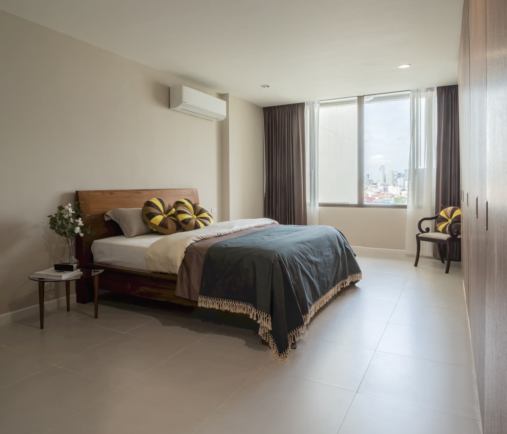 3 Bed House for Rent in Khlong San - Image 6