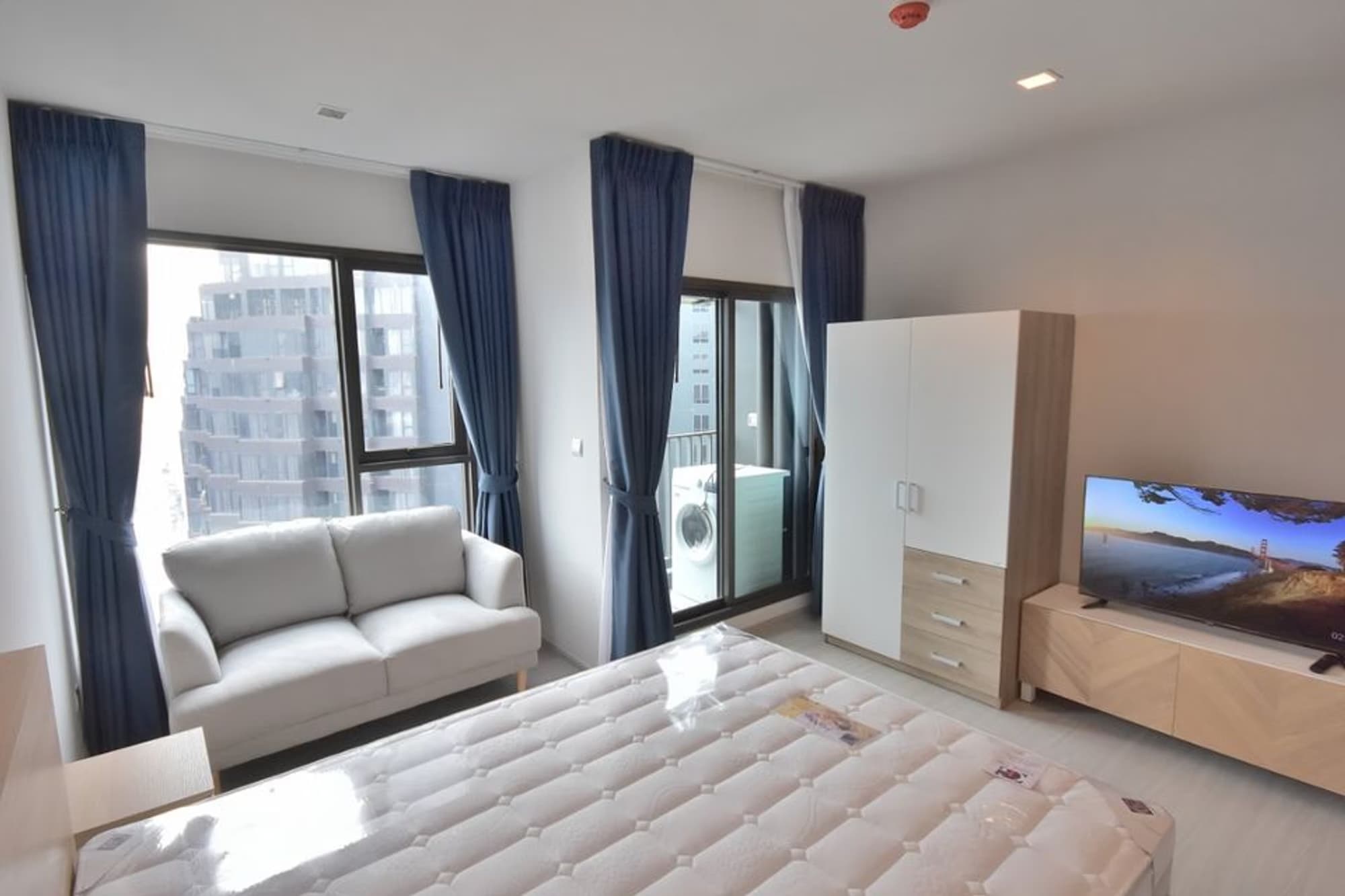 null Bed Condo for Rent and Sale  Near Phra Ram 9 MRT - Image 20