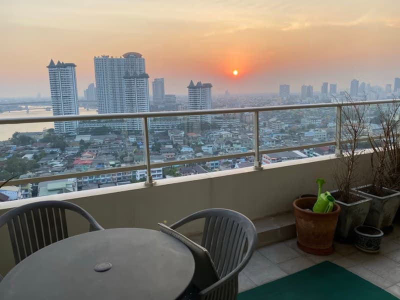 3 Bed Condo for Rent in Khlong San