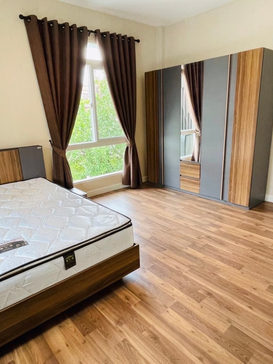 4 Bedroom House - Image 14