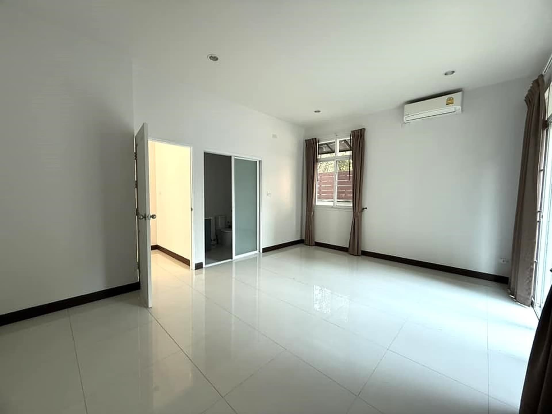 4 Bed House for Rent and Sale in อำเภอเมืองเชียงใหม่ - Image 14