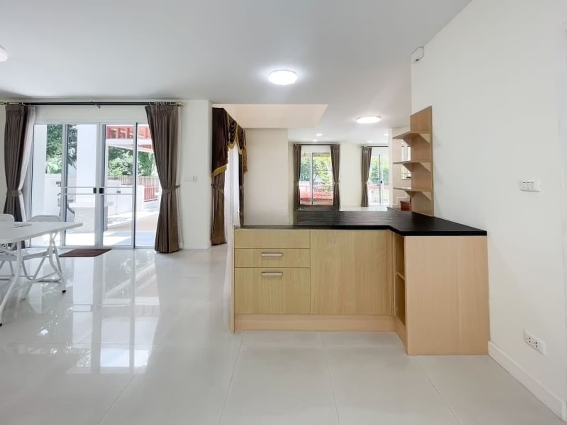 4 Bed House for Sale in Prawet - Image 6