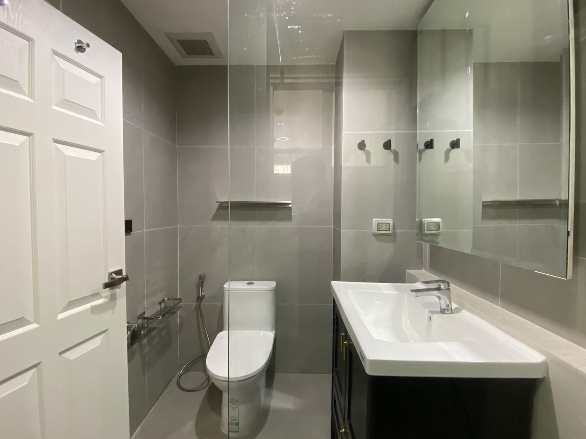1 Bed Condo for Sale in Watthana - Image 8