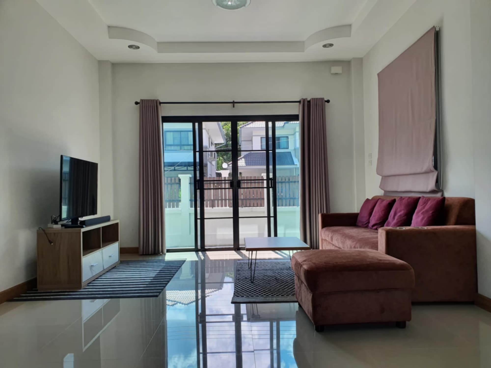 3 Bed House for Rent in Saraphi - Image 2