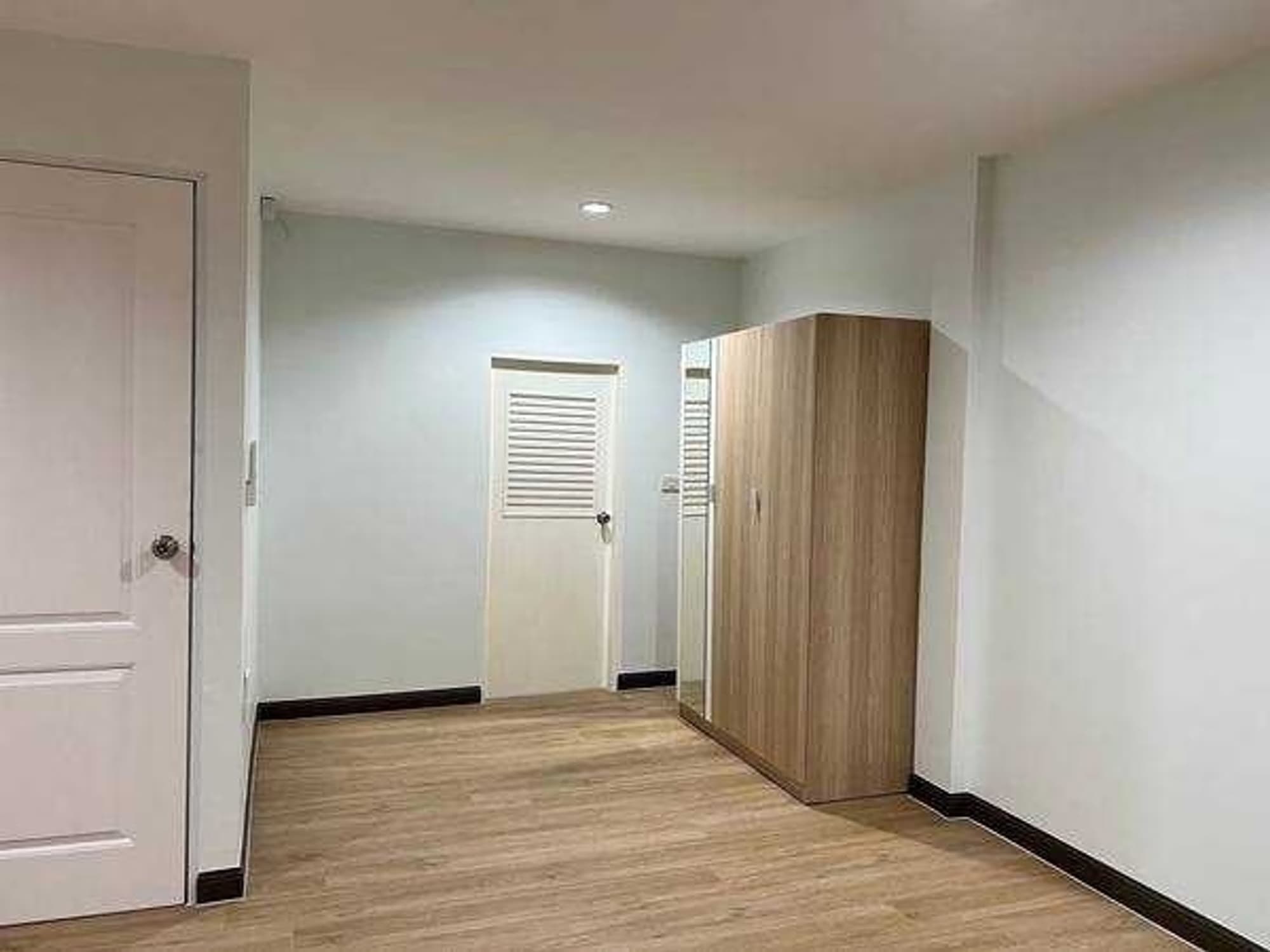 3 Bed House for Rent in Bang Na - Image 10