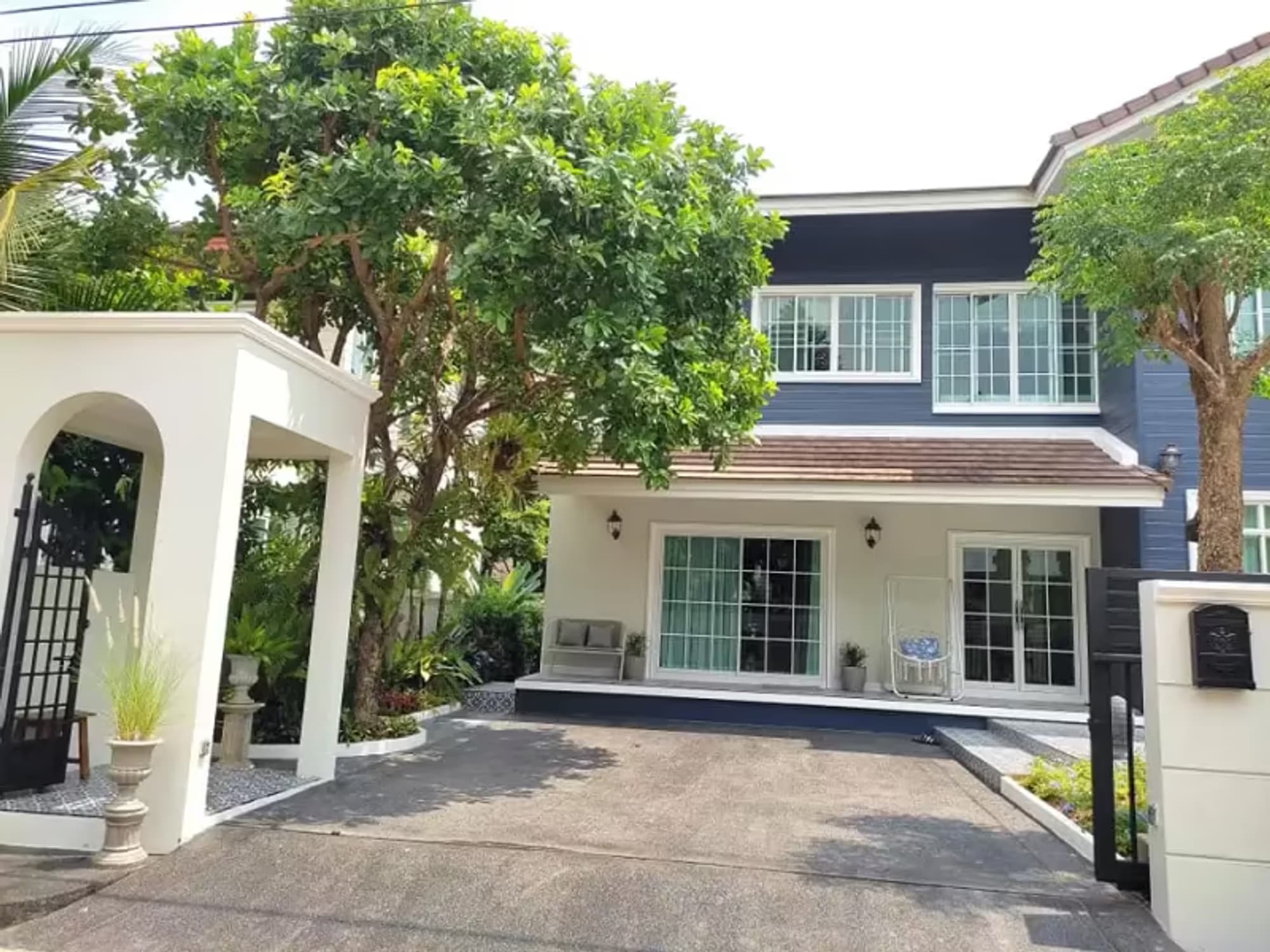 4 Bedroom House - Image 2