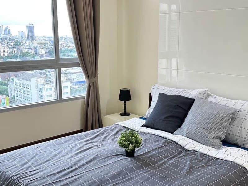 1 Bed Condo for Rent in Khlong San