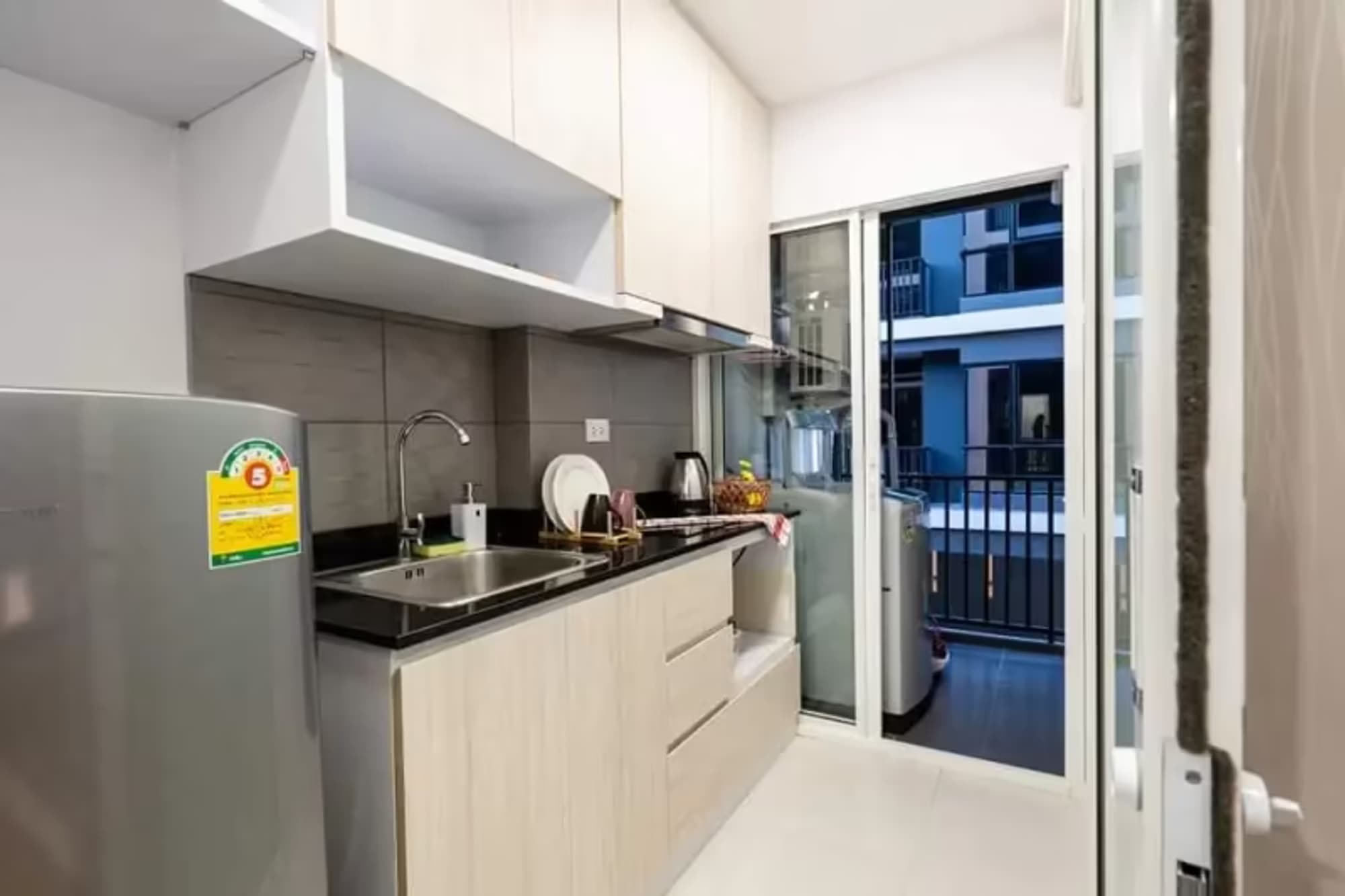 1 Bedroom Condo - Image 1