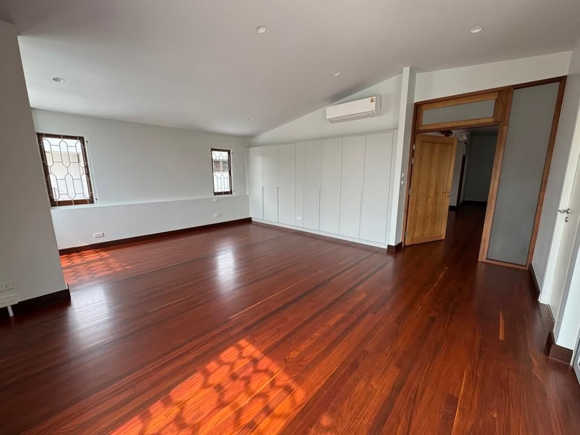 4 Bed House for Rent in Watthana - Image 6