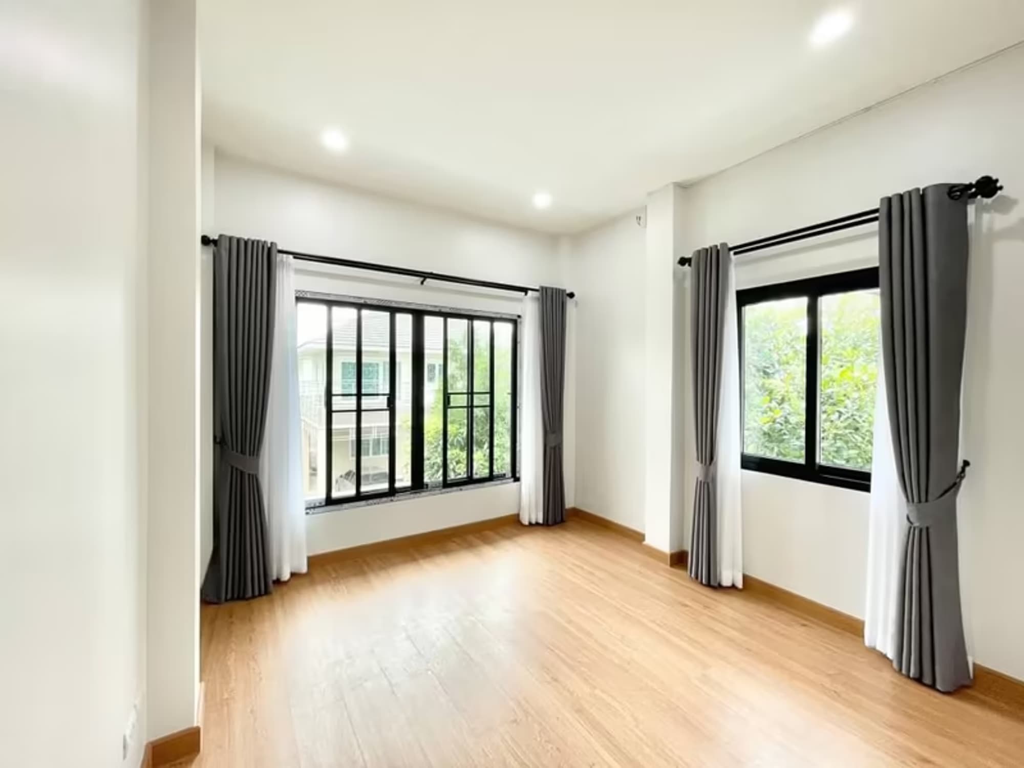 3 Bedroom House - Image 11