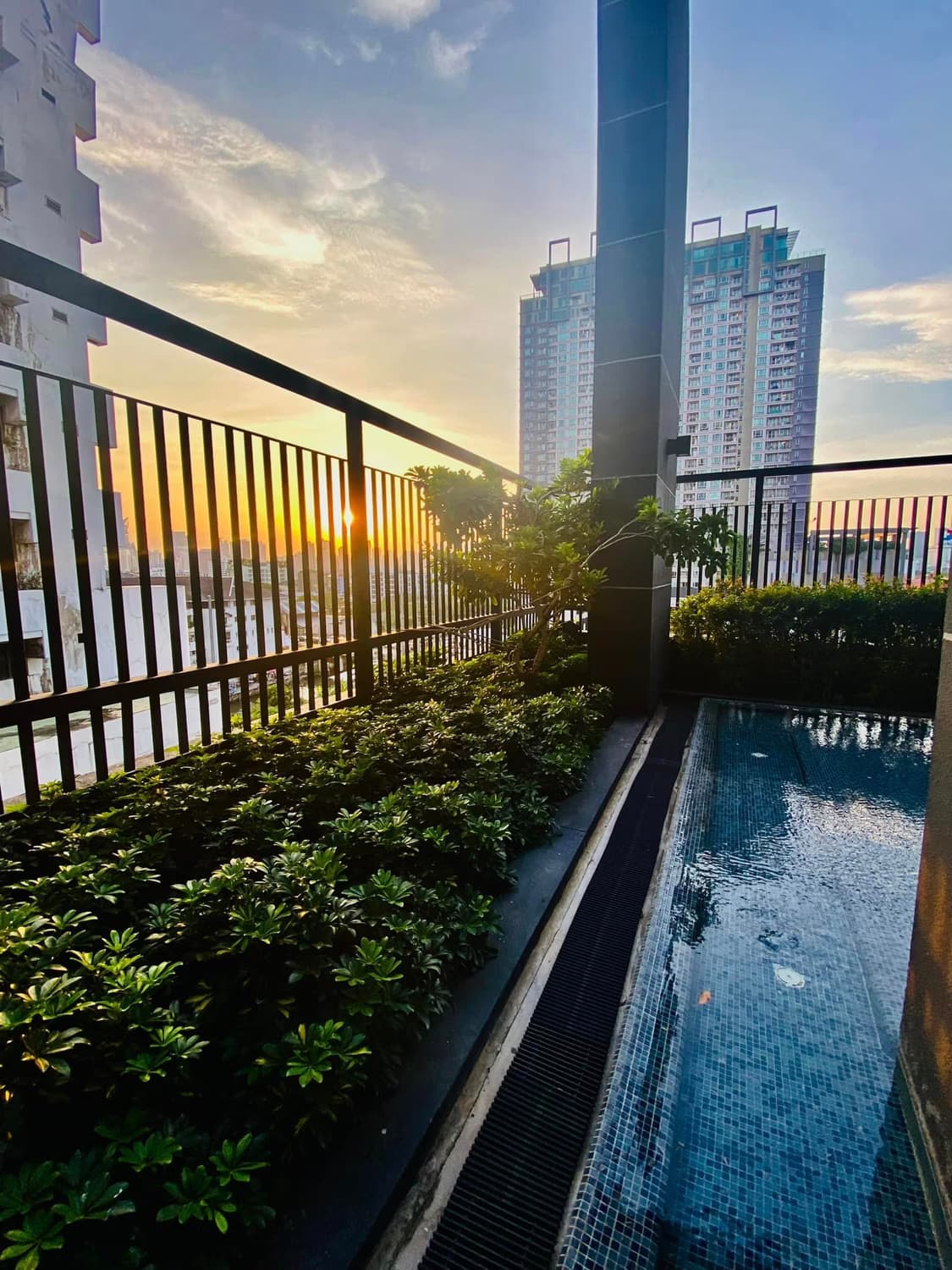 2 ห้องนอน Condo สำหรับ ขาย ใกล้ Ramkhamhaeng ARL - Image 4