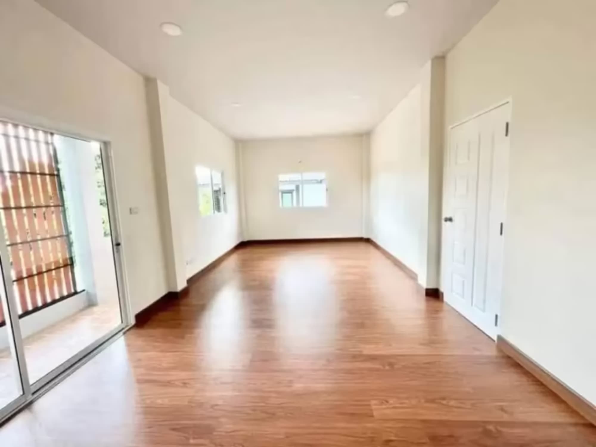 4 Bedroom House - Image 4