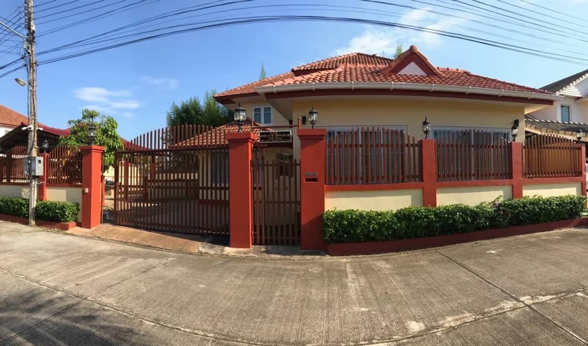 4 Bed House for Rent in San Sai - Image 1