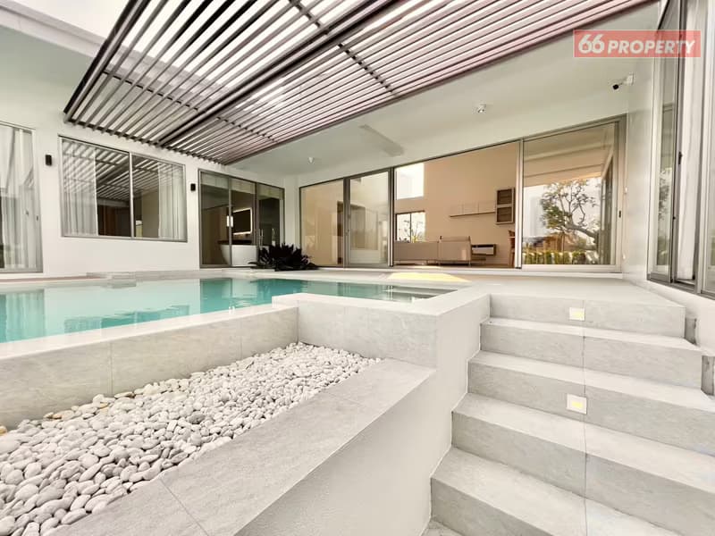 Smart Pool Villa in Luxury Modern Style