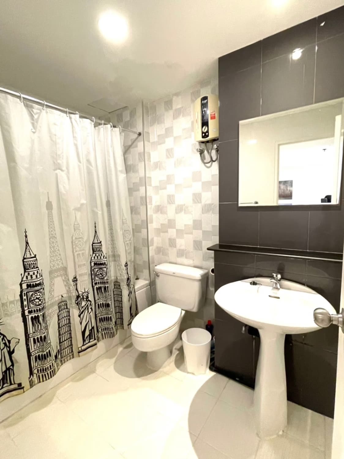 2 Bed Condo for Sale in Khlong Toei - Image 7