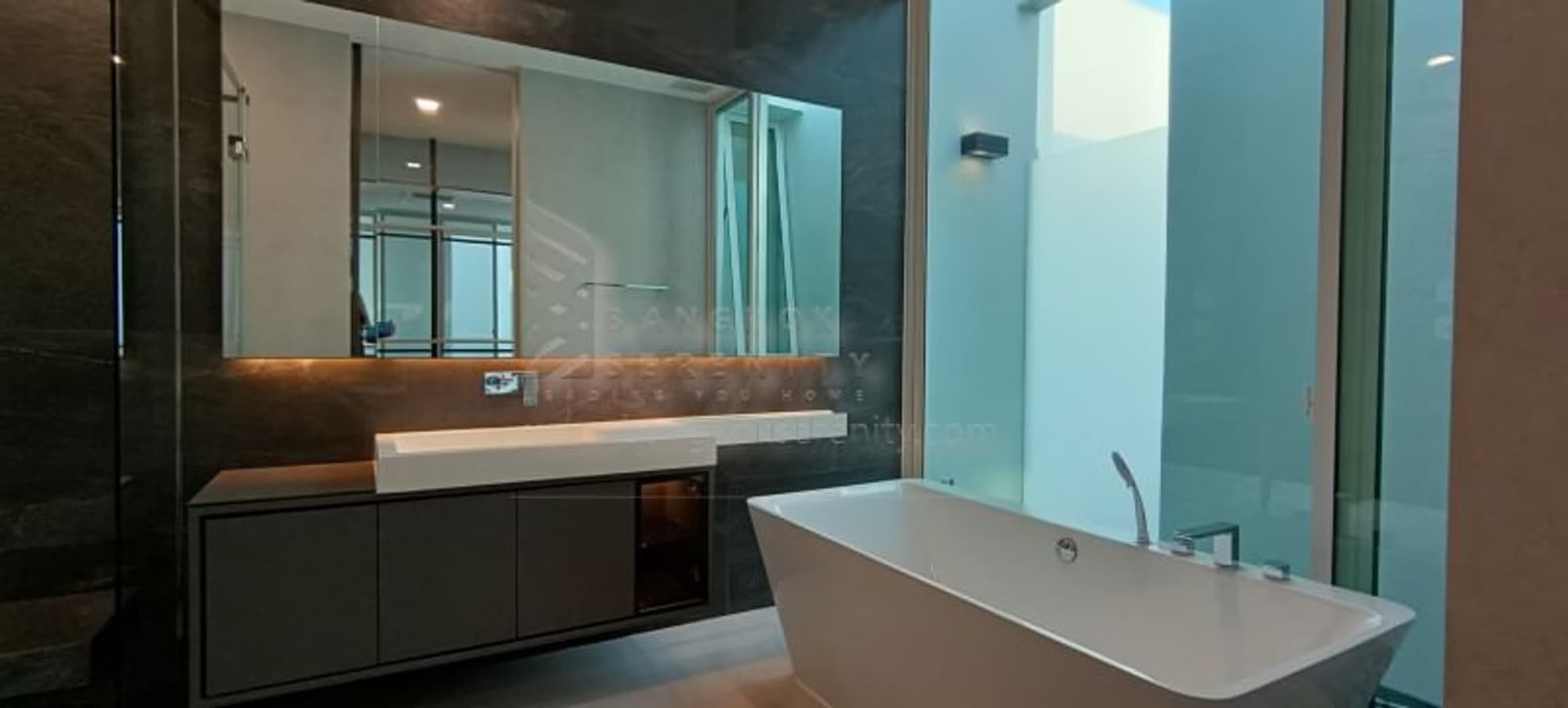 4 Bed Condo for Rent in Bang Phli, Samut Prakan - Image 12