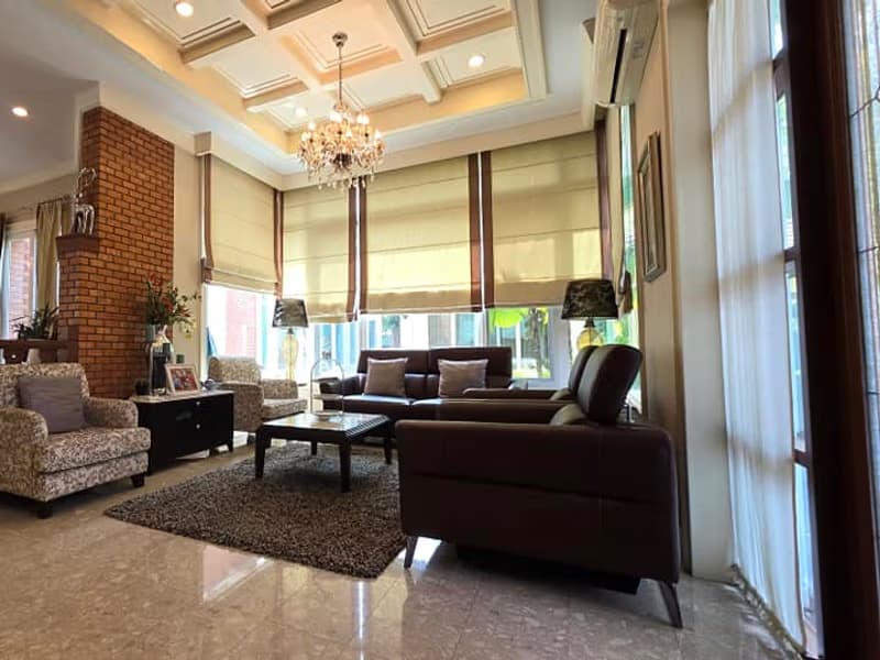 5 Bed House for Rent in Mueang Chiang Mai