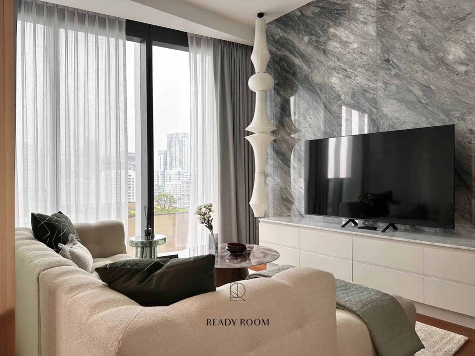 1 Bed Condo for Rent and Sale in Khlong Toei - Image 1