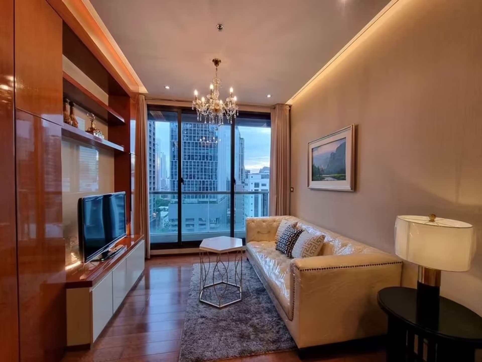 1 Bedroom Condo - Image 1