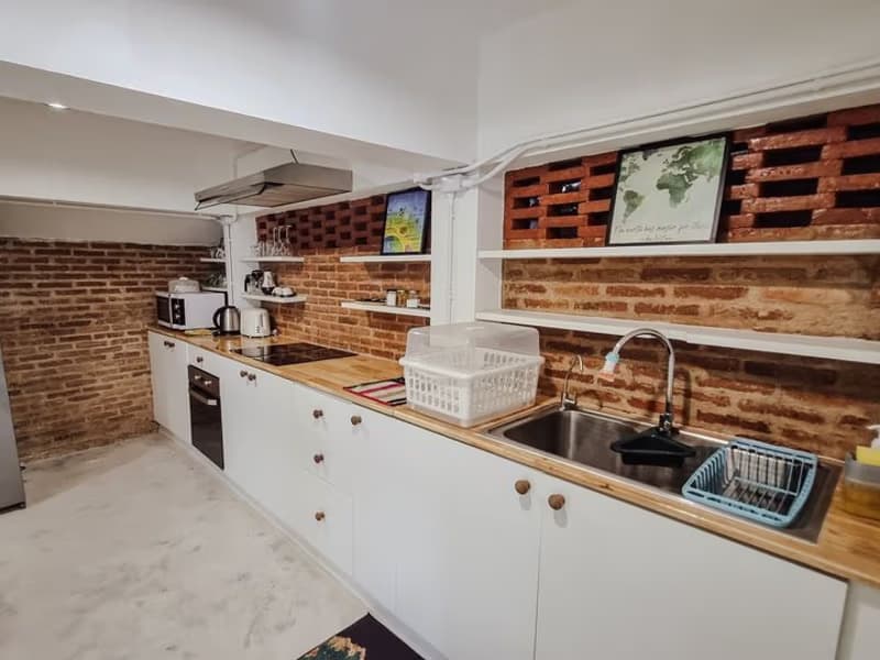 6 Bed House for Rent and Sale in Mueang Chiang Mai