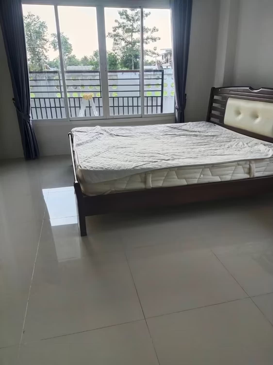 3 Bedroom House - Image 10