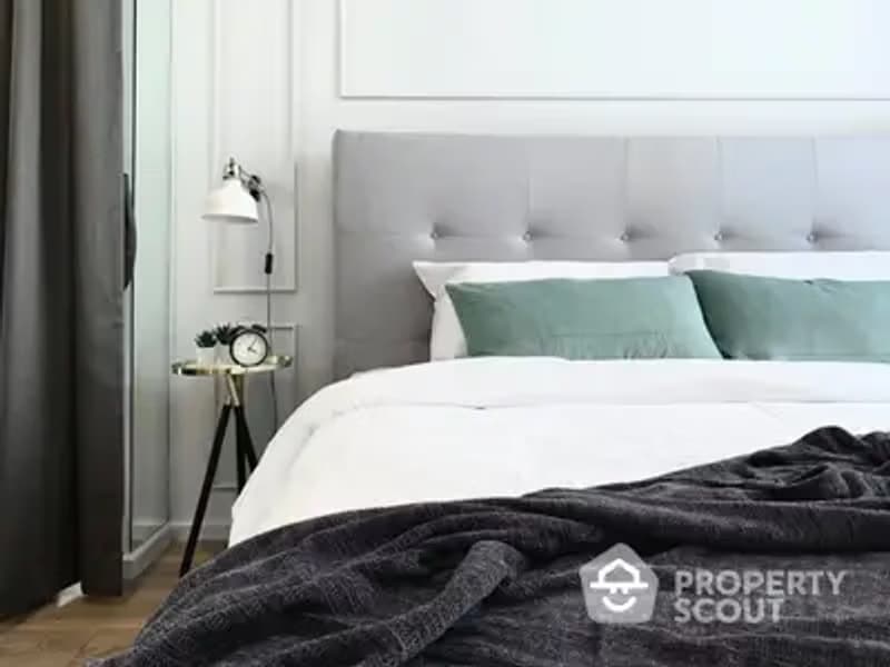 Condo for Sale at Noble BE33