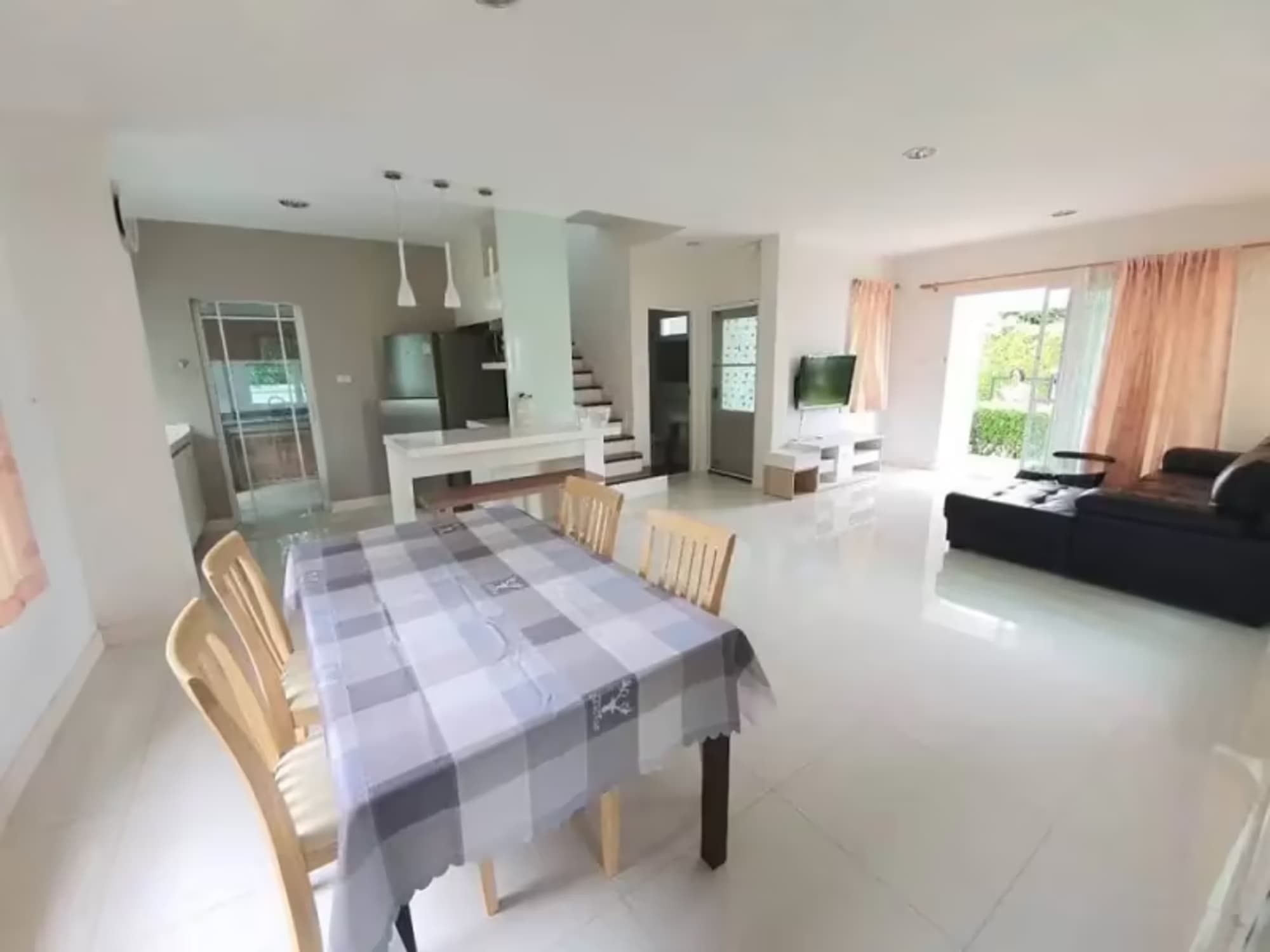 4 Bedroom House - Image 3