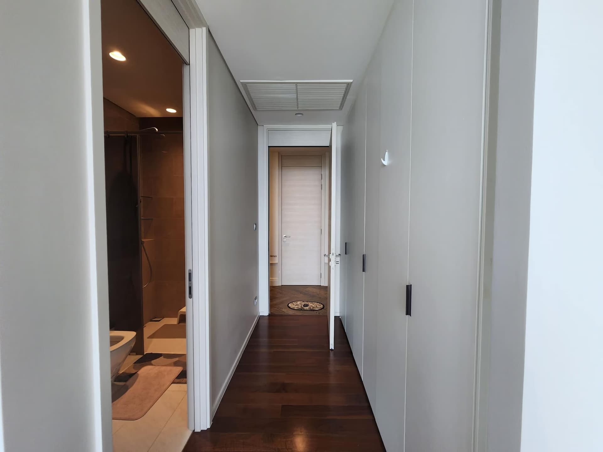 2 Bed Condo for Sale in Pathum Wan - Image 10