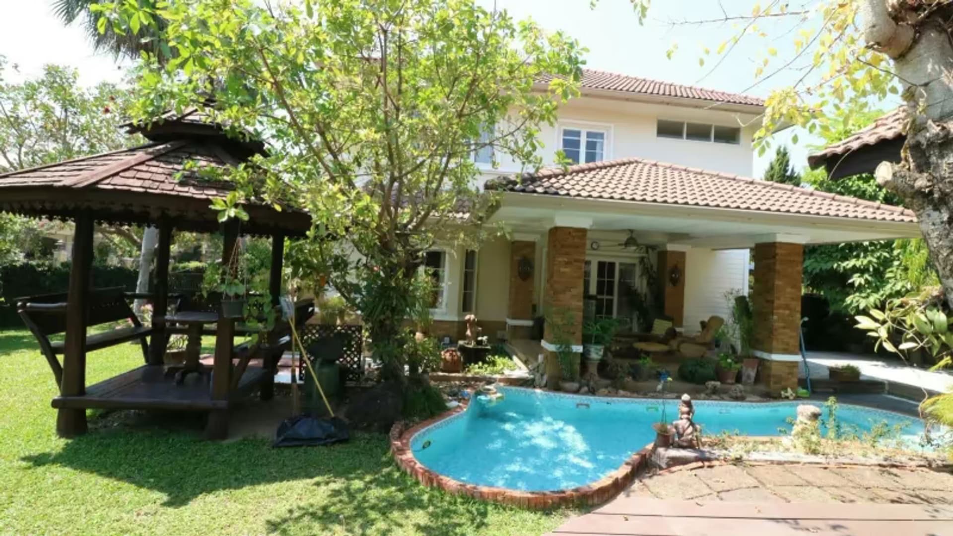 4 Bedroom House - Image 2
