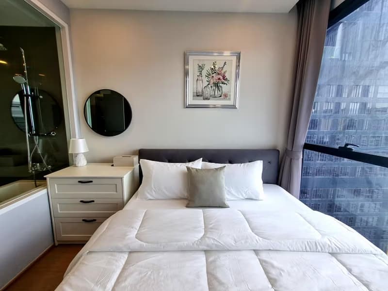 2 Bed Condo for Rent in Bang Rak