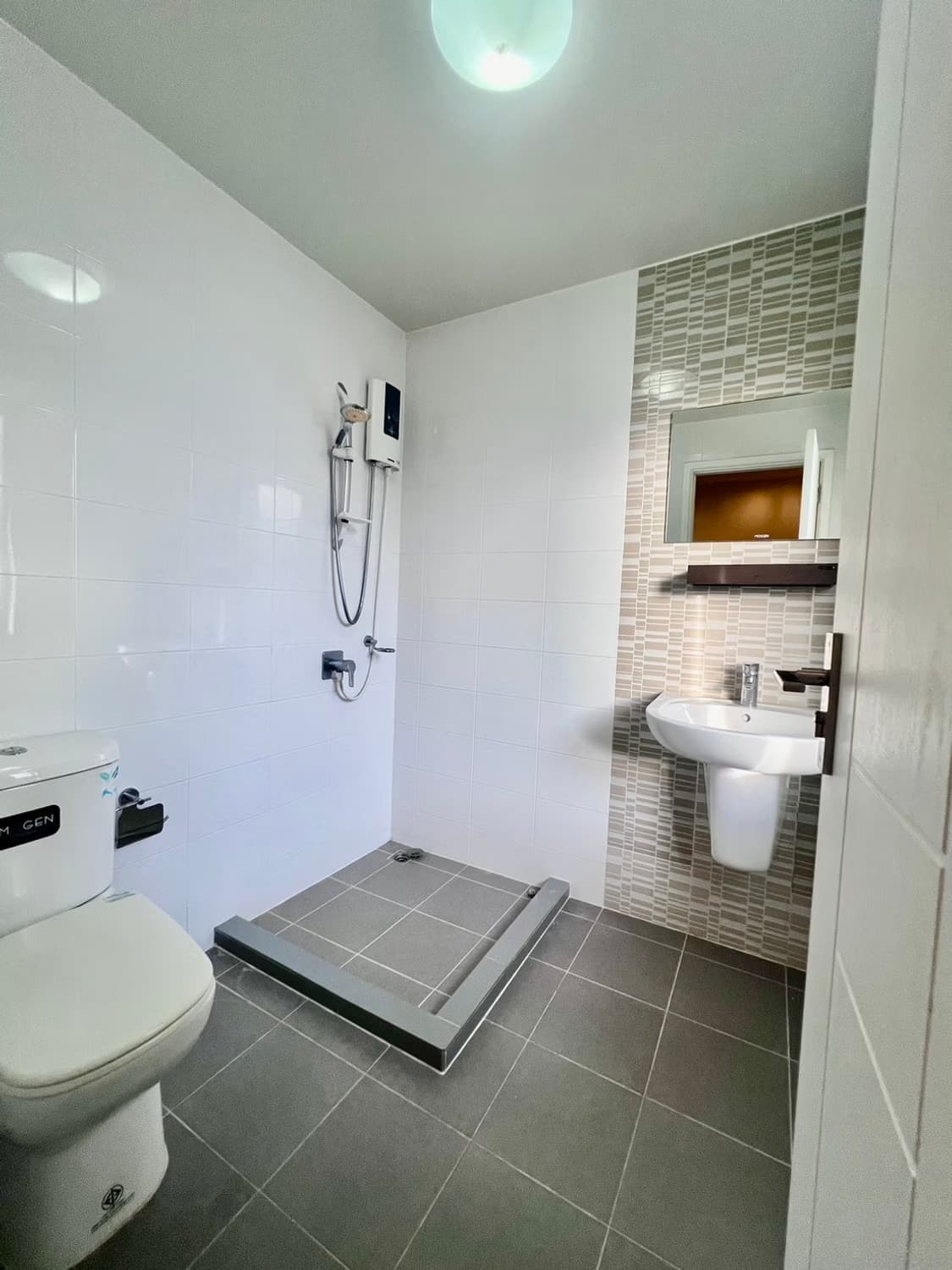3 Bed Townhouse for Rent in Bang Phli - Image 10