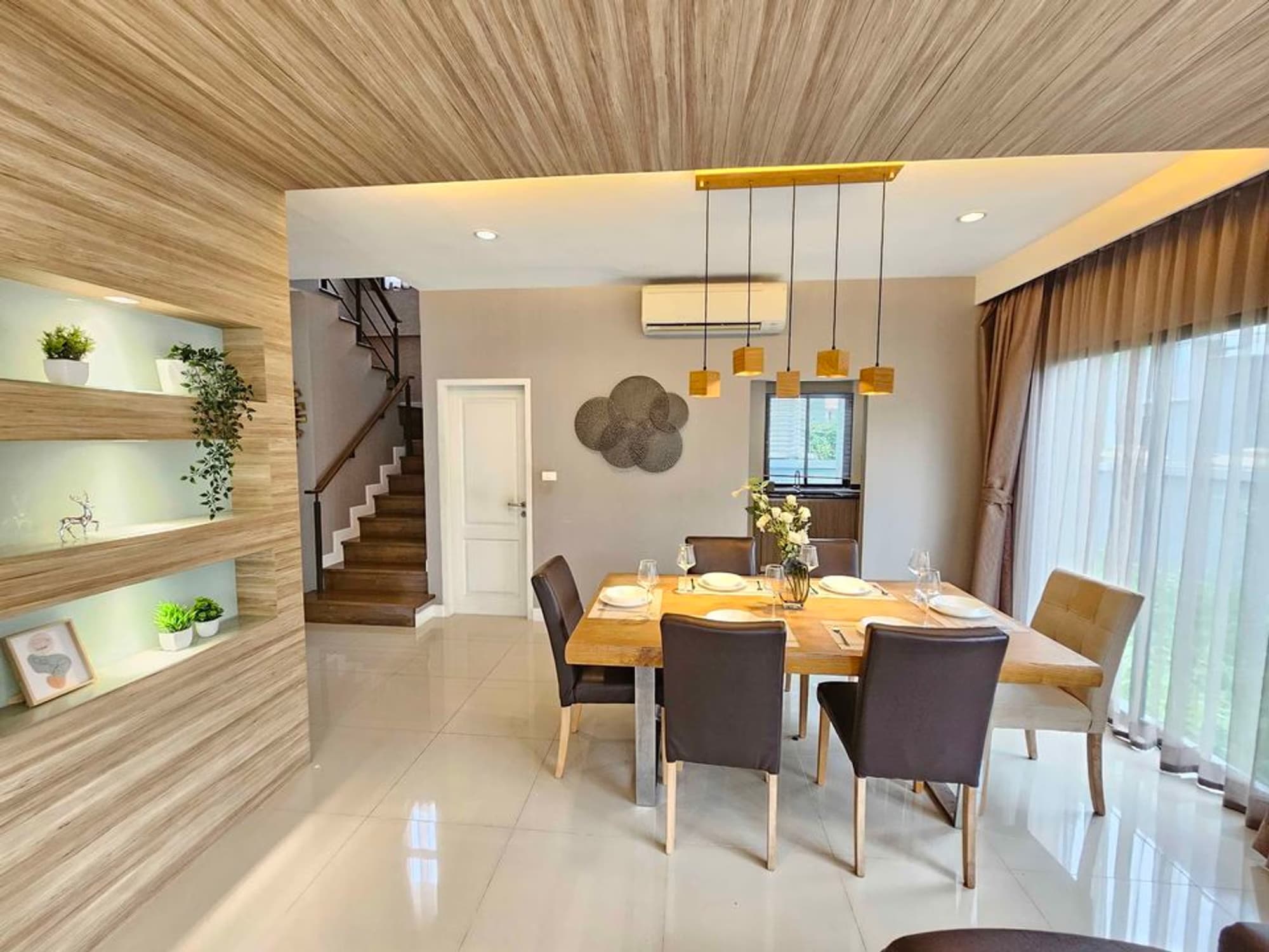 4 Bed House for Rent in Prawet - Image 3