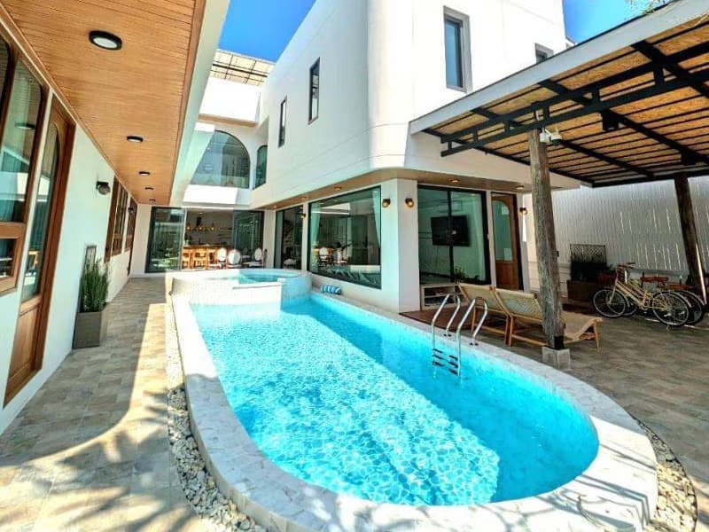 7 Bed House for Sale in Doi Saket District