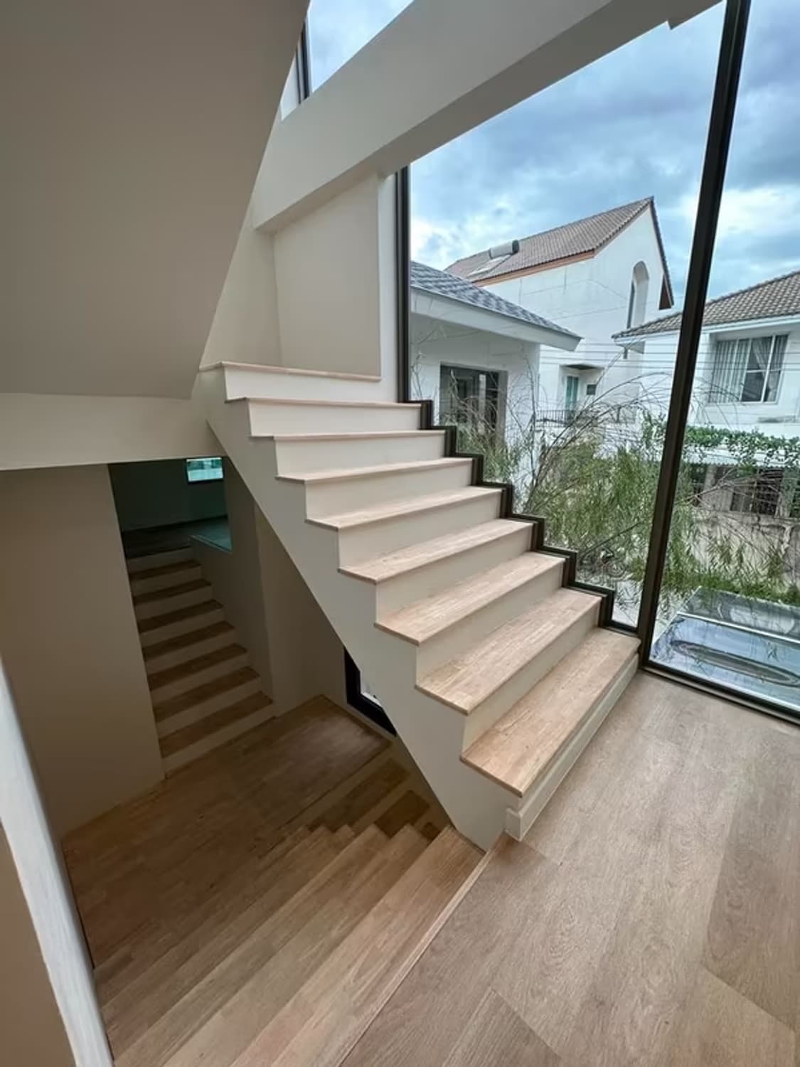 3 Bedroom House for Rent in Bangkok - Image 4