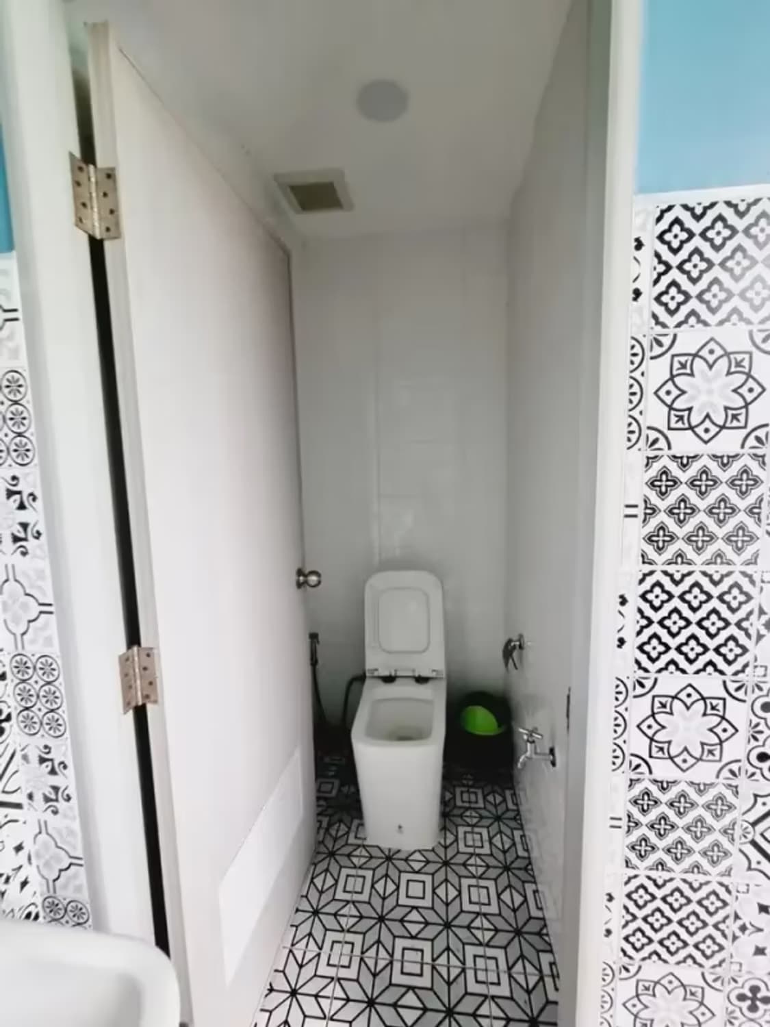 5 Bedroom House - Image 7