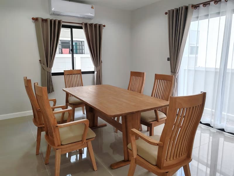 4 Bed House for Rent in Saraphi