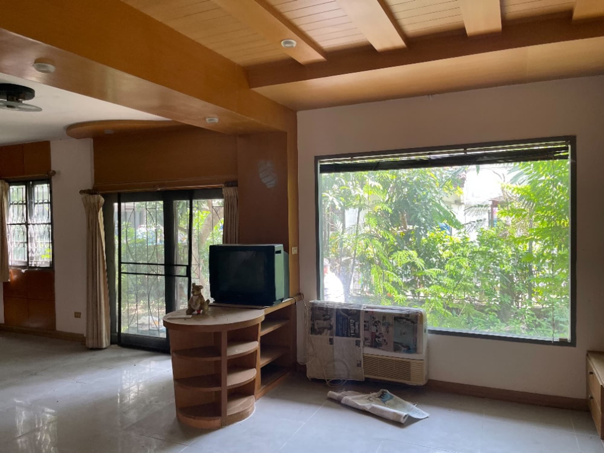 4 Bed House for Rent in Mueang Samut Prakan - Image 4