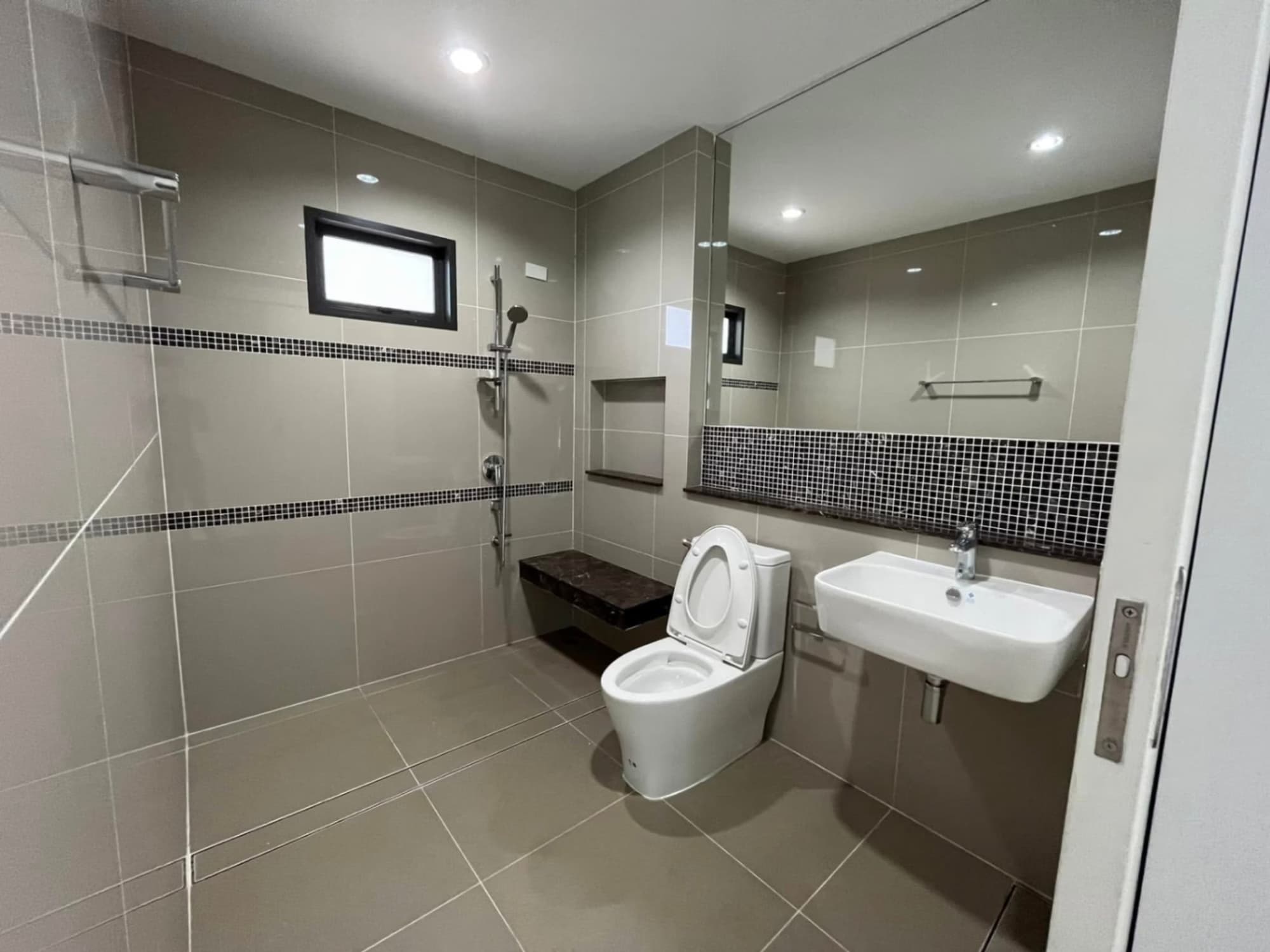 4 Bed House for Sale in Prawet - Image 13