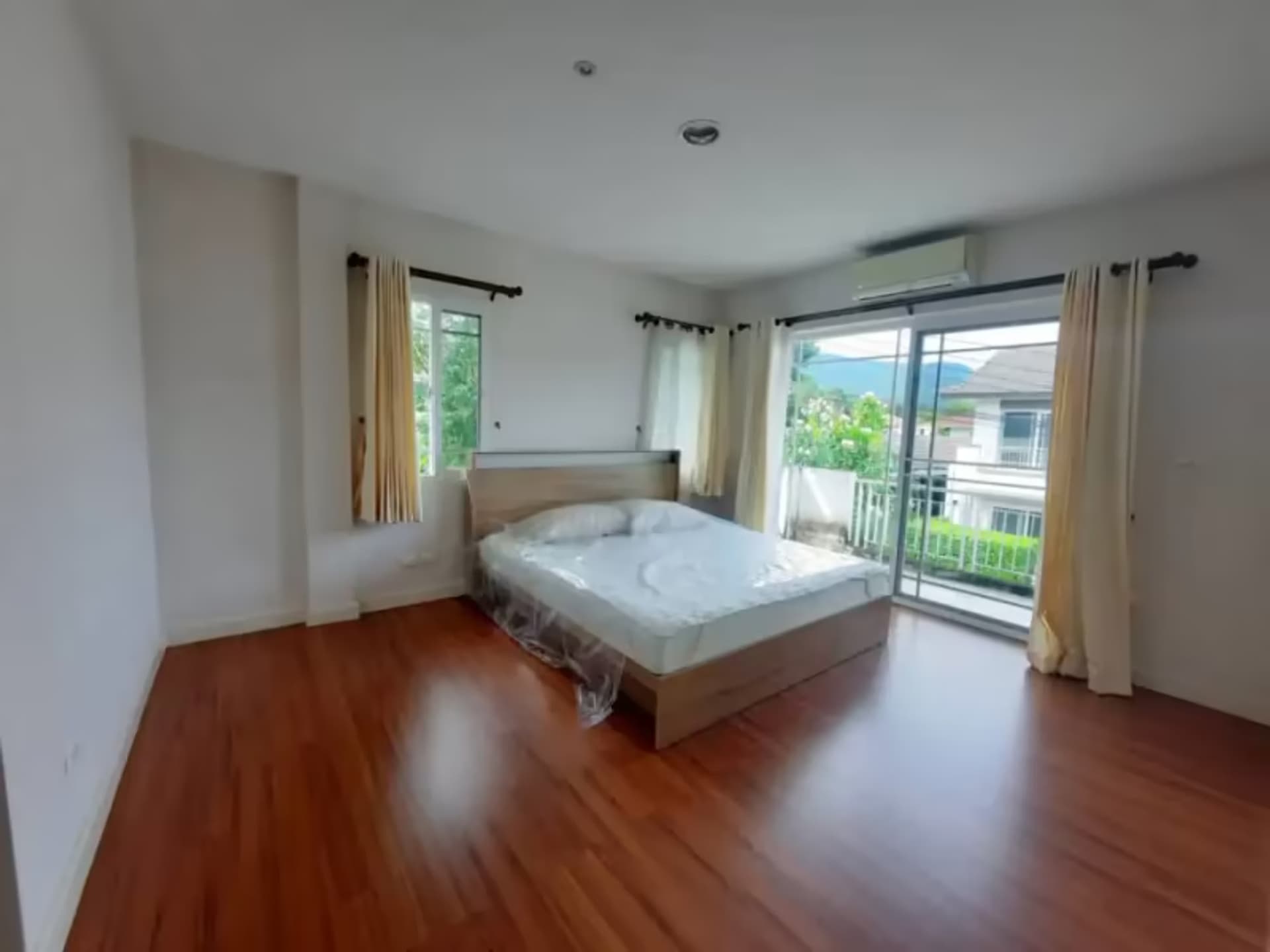 3 Bedroom House - Image 15
