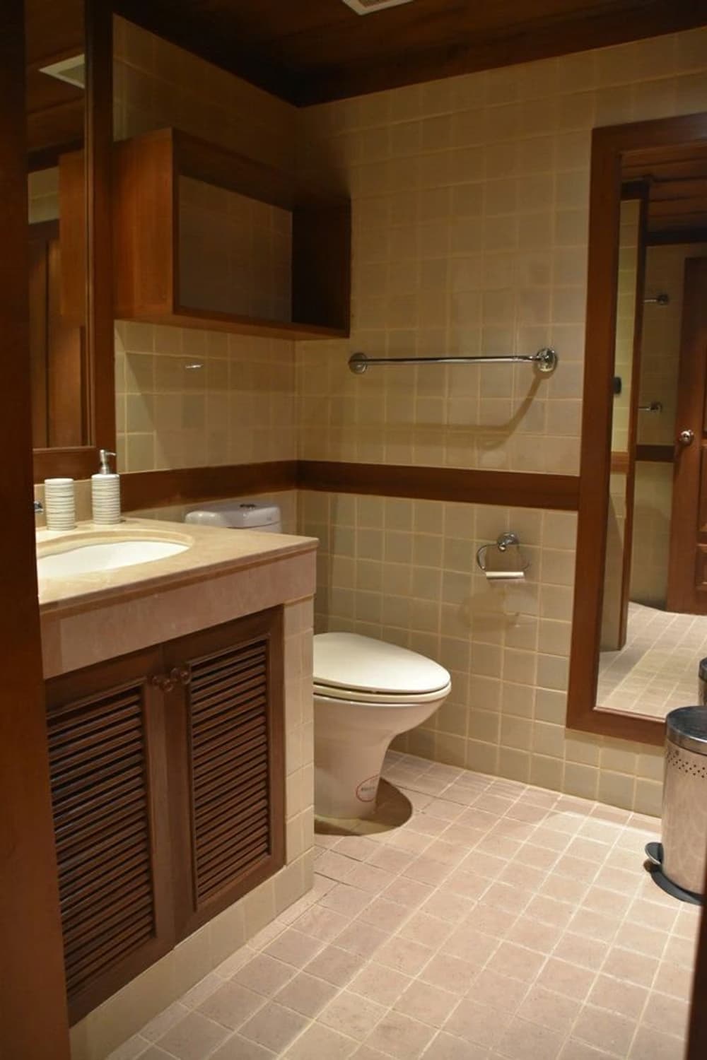 2 Bed Condo for Rent and Sale in Bang Rak - Image 7